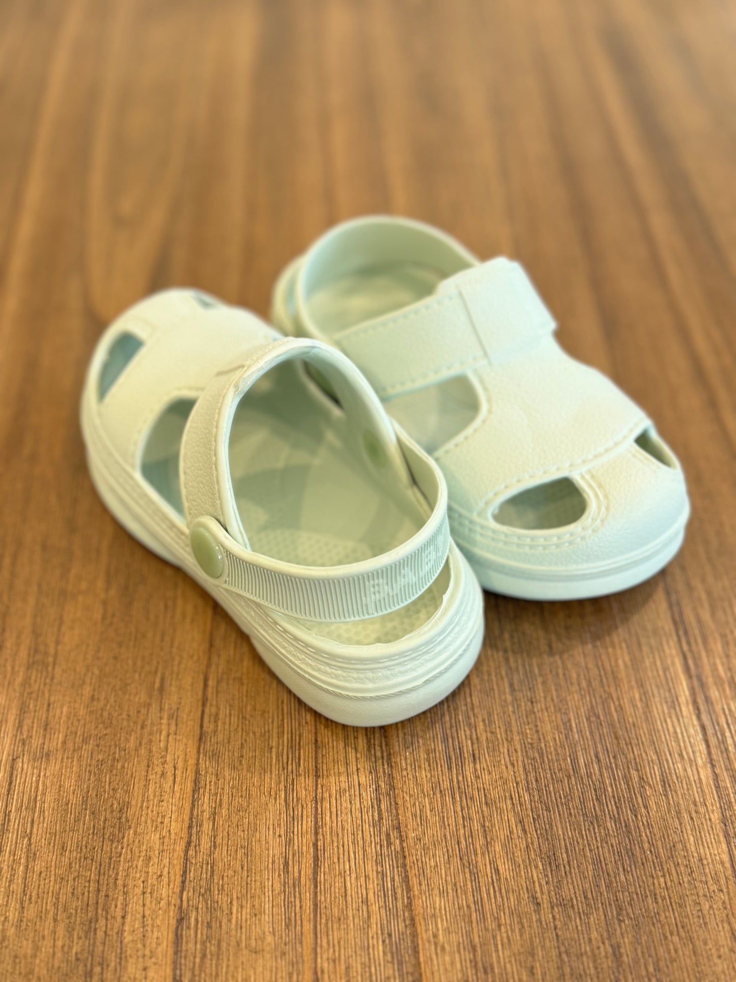 Kids Lightweight Sandals  - Comfortable, Stylish & Perfect for Any Occasion!