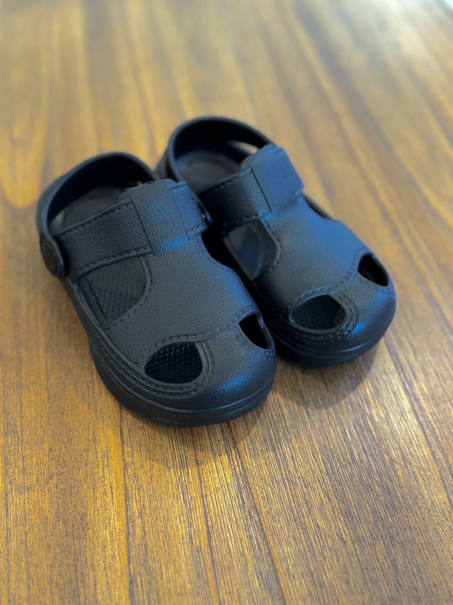 Kids Lightweight Sandals  - Comfortable, Stylish & Perfect for Any Occasion!