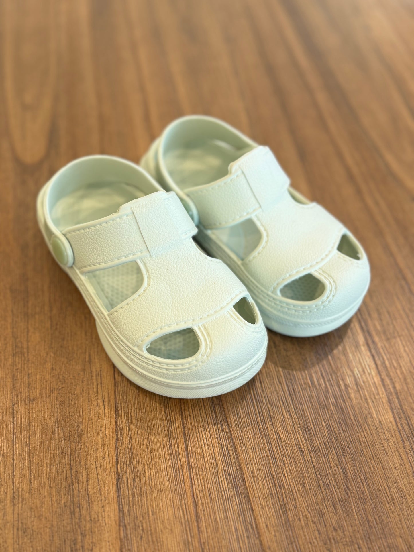 Kids Lightweight Sandals  - Comfortable, Stylish & Perfect for Any Occasion!