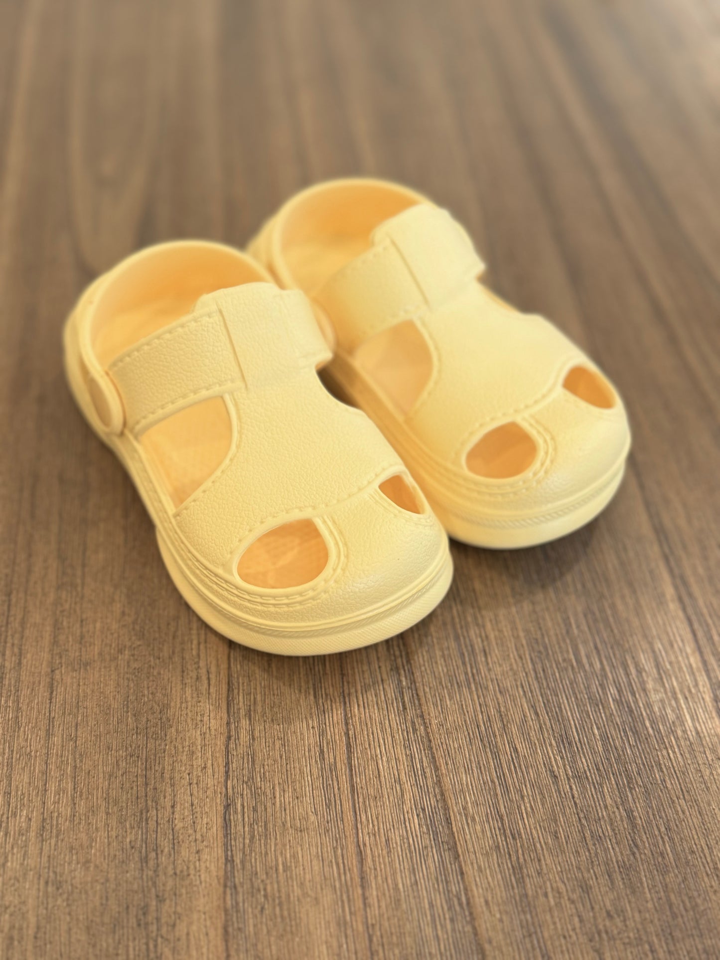 Kids Lightweight Sandals  - Comfortable, Stylish & Perfect for Any Occasion!